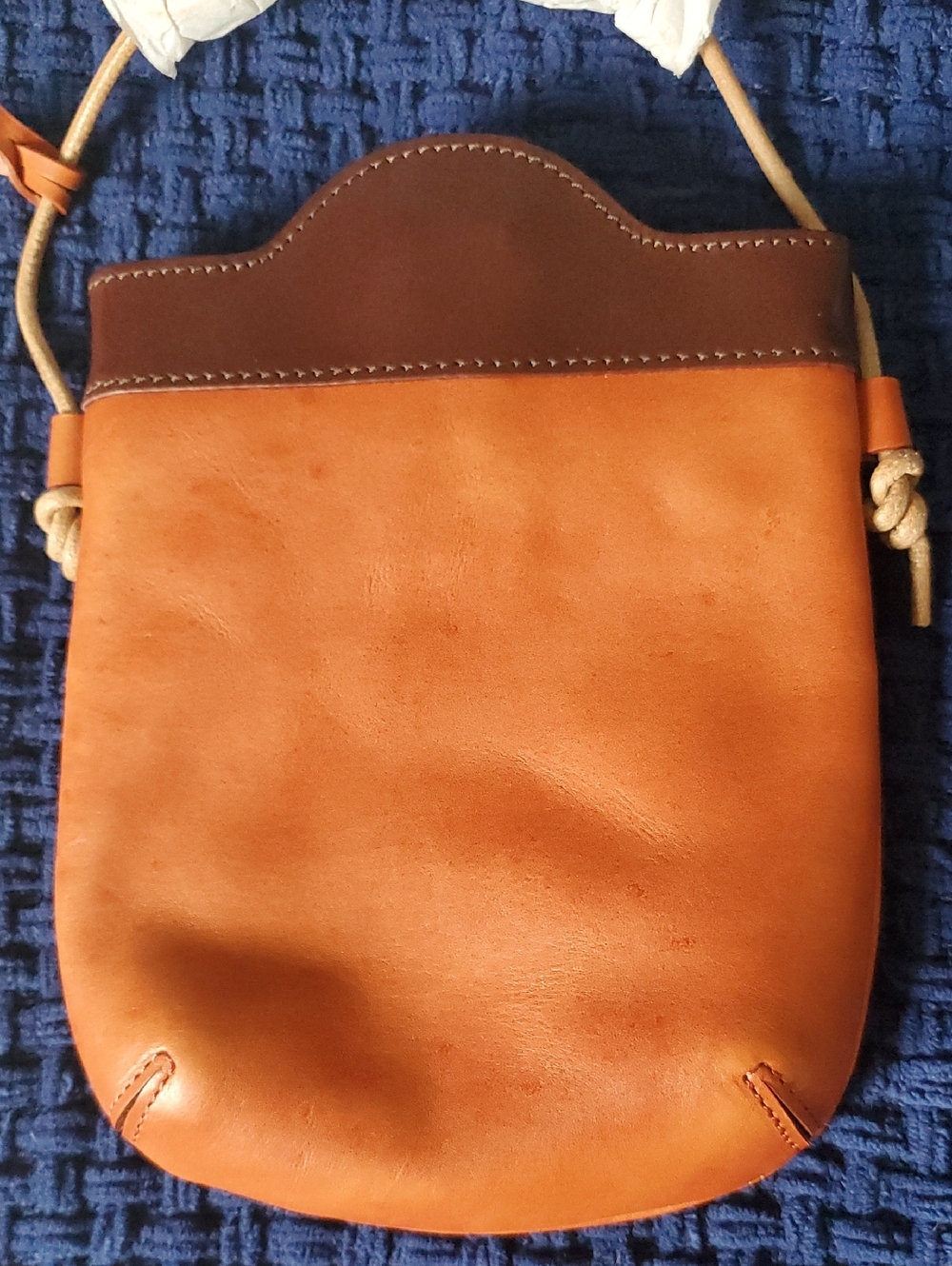 Old Trend Two-Tone Leather Drawstring Crossbody Bag in Saddle Brown - Picture 4 of 10